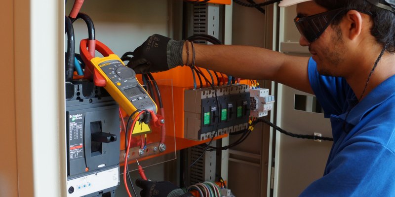 Tableros Eléctricos Industriales: Diseño, Fabricación y Certificación para Máxima Seguridad